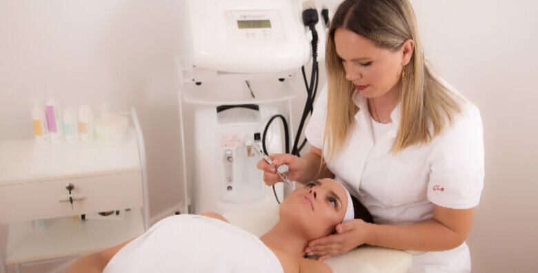 Estetska kirurgija - Akcija, popust i sniženje. (ponuda: 257065)