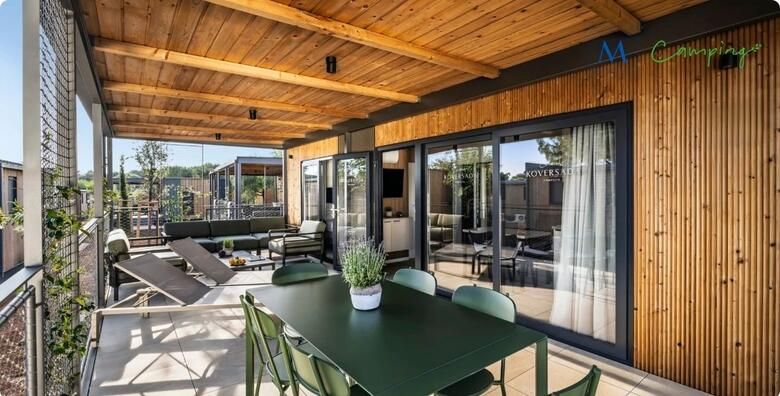 Kamp Koversada Covered 4  2 nocenja za 4 osobe i 1 dijete do 11 99 godina u kompletno opremljenoj mobilnoj kucici Premium