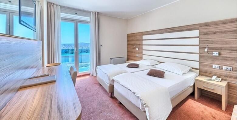 Proljece i jesen u Sibeniku  2 nocenja s polupansionom za dvoje u Hotelu Panorama 4 s velicanstvenim pogledom na grad