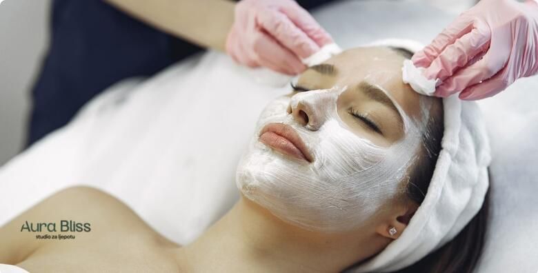 Pedikura i manikura - Akcija, popust i sniženje. (ponuda: 261095)