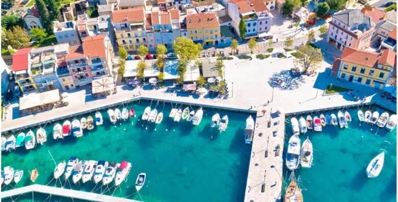 Pedikura i manikura - Akcija, popust i sniženje. (ponuda: 261111)