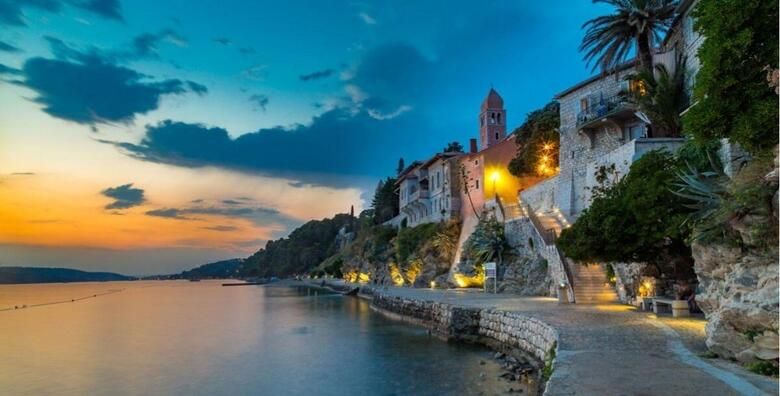 RAB Hotel International 3  wellness odmor uz 2 3 ili 5 nocenja s polupansionom za 2 odraslih  GRATIS paket za 1 dijete do 5 99 godina uz koristenje saune bazena i whirpoola