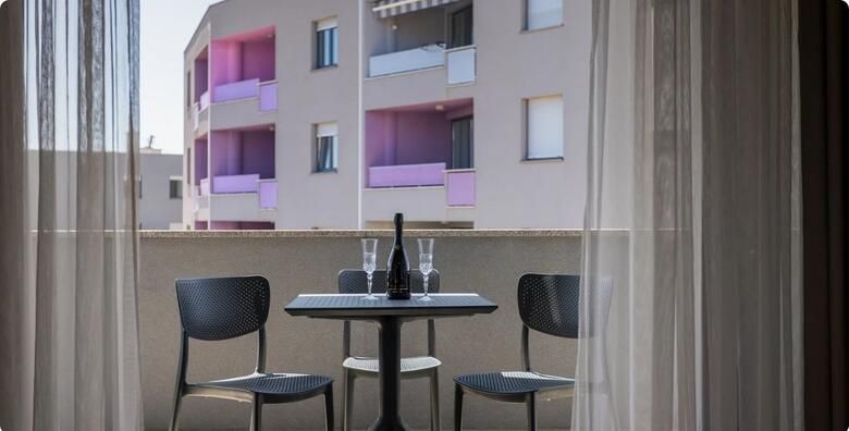 PRAZNIK RADA U PULI  vikend odmor od 2 nocenja s doruckom za 2 osobe i 1 dijete do 6 99 godina u City Center Accommodation 4 