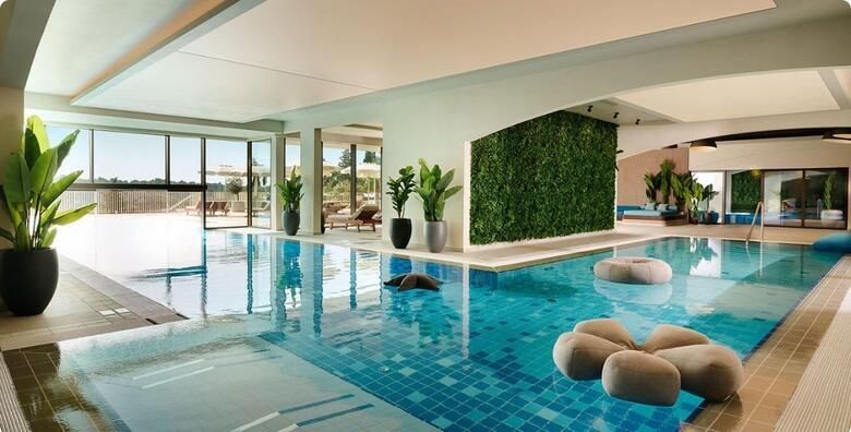 Estetska kirurgija - Akcija, popust i sniženje. (ponuda: 261348)