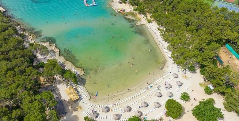 PINE BEACH ALL INCLUSIVE LIGHT  2 nocenja u mobilnim kucicama za 2 odrasle osobe  gratis paket za 1 dijete do 3 99 godina u Pakostanama