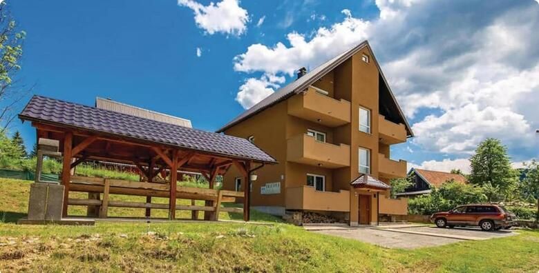 Bjelolasica  provedite trenutke na svjezem planinskom zraku Gorskog kotara uz 2 ili 5 nocenja za 4 ili 6 osoba u Apartmanima Mirta 3 