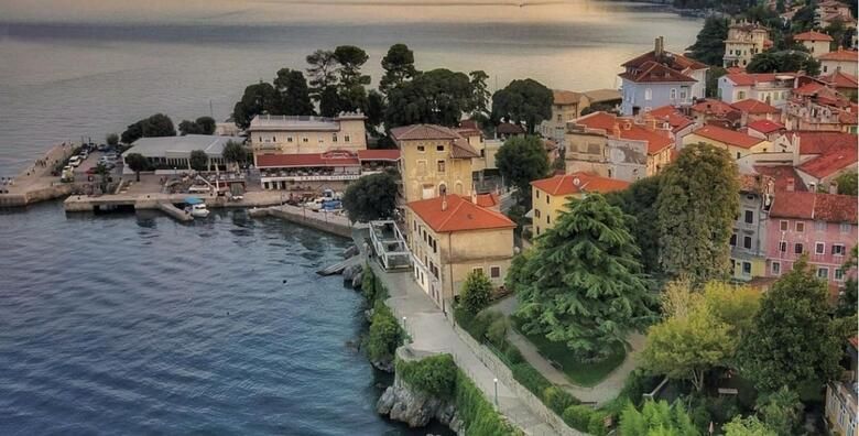 Hotel Lovran 3  odmor od 1 nocenja s doruckom za 2 osobe  gratis paket za 1 dijete do 6 99 godina