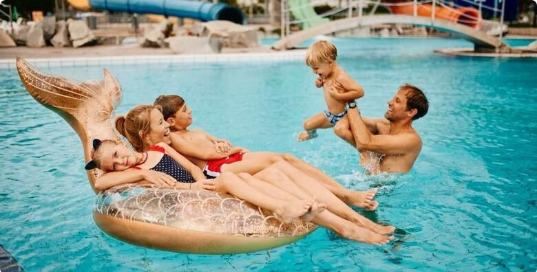 Terme Catez  2 3 4 ili 5 nocenja za do 4 osobe u Mediteran mobilnim kucicama u najvecem vodenom parku u srednjoj Europi