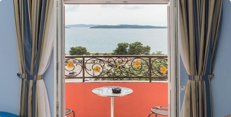 Hotel Miramare 4  proljece i jesen  2 nocenja s polupansionom za 2 osobe i do 2 djece uz koristenje vanjskog bazena i teretane