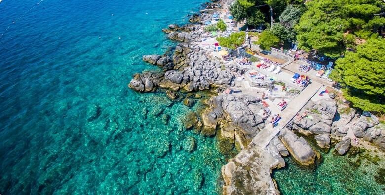 Krk Hotel Resort Drazica 3  2 nocenja s polupansionom za 2 osobe  gratis paket za 1 dijete do 9 99 godina uz koristenje vanjskog bazena