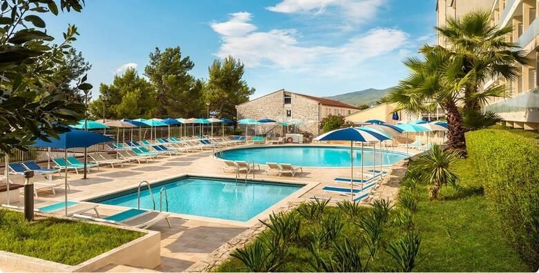 Ljeto u Sunny Rabac by Valamar  2 nocenja s punim pansionom za do 3 osobe uz vanjski bazen i obiteljske sadrzaje
