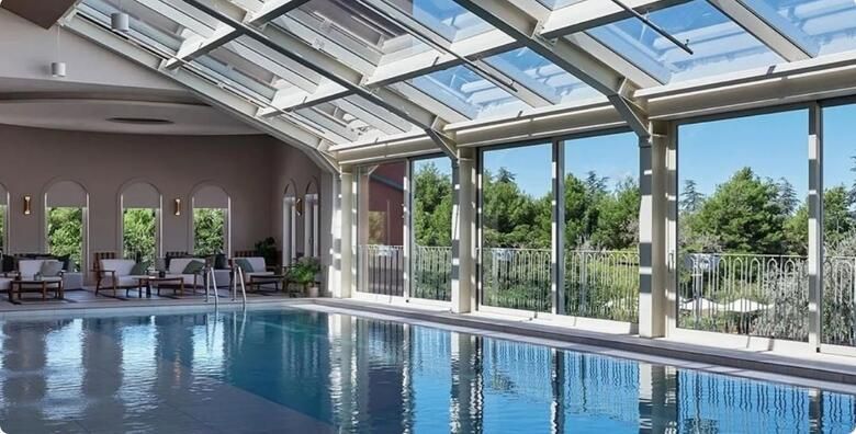 Amadria Park Camping 4  Sibenik  2 nocenja za 2 osobe i do 3 djece u mobilnoj kucici uz koristenje unutarnjeg Aquaparka