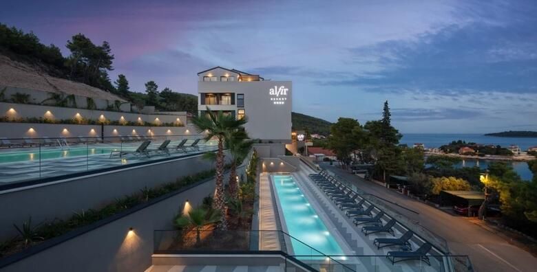 POSEBNA PONUDA Vrhunac sezone u Aminess Alfir Hotelu 4  4 ili 7 nocenja s polupansionom za 2 osobe i 2 djece uz koristenje bazena i wellness oaze