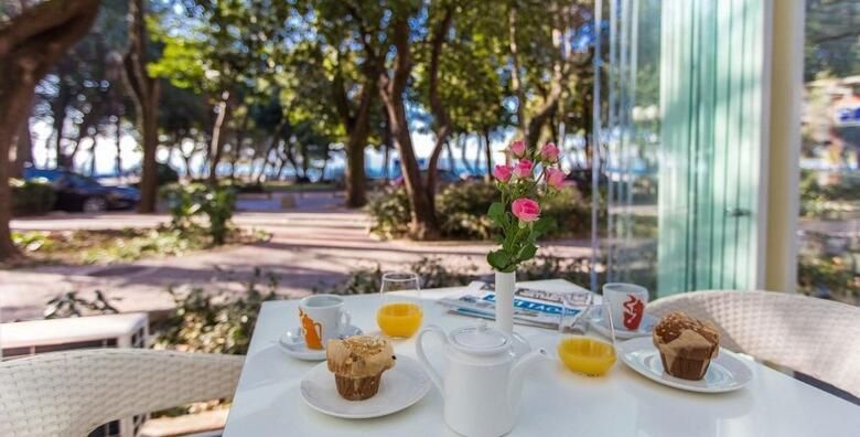 Ljetni odmor u Hotelu Crikvenica 4  3 5 ili 7 nocenja s polupansionom za 2 odrasle osobe  gratis paket za 1 dijete do 4 99 godina