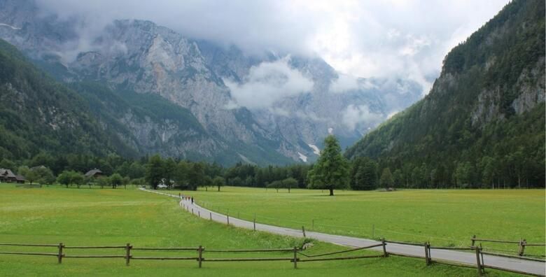 LOGARSKA DOLINA  putovanje kroz netaknutu alpsku prirodu planinske vrhove i kristalno ciste izvore uz setnju do slapa Rinka jednog od najpoznatijih slapova