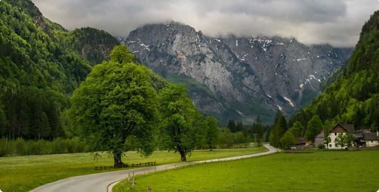 LOGARSKA DOLINA I MOZIRJE  izlet u alpsku ledenjacku dolinu i park cvijeca