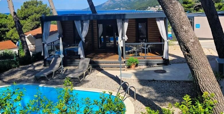 Park Villas by Morenia 4  najam uz 2 5 ili 7 nocenja za do 4 odraslih i 2 djece do 11 99 godina Deluxe kamping vili s PRIVATNIM grijanim bazenom