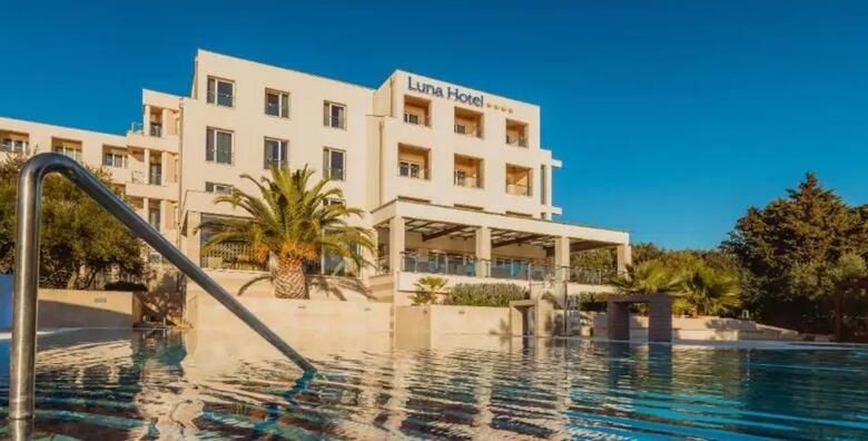 POSEBNA PONUDA Jesen u Hotelu La Luna 4  Pag  2 nocenja s ALL INCLUSIVE uslugom za 2 osobe  GRATIS paket za do 2 djece