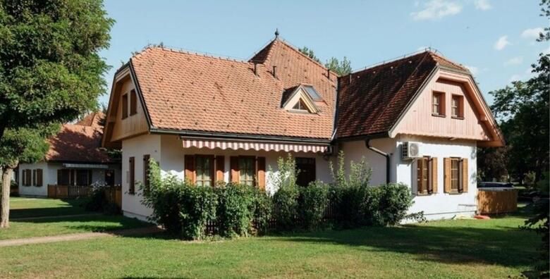 Apartmansko naselje Prekmurska vas 4  2 nocenja s polupansionom za 2 ili 3 osobe uz koristenje saune i neograniceno kupanje u bazenima hotela Termal i Termi 3000
